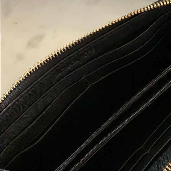 Michael Kors Zip Around Black Wallet - Picture 5 of 6